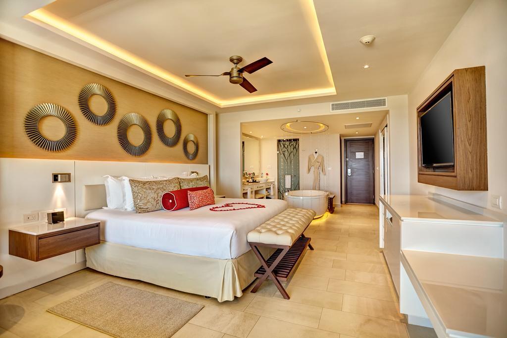 Hideaway At Royalton Riviera Cancun, An Autograph Collection All- Inclusive Resort - Adults Only ปัวร์โตโมเรลอส ภายนอก รูปภาพ